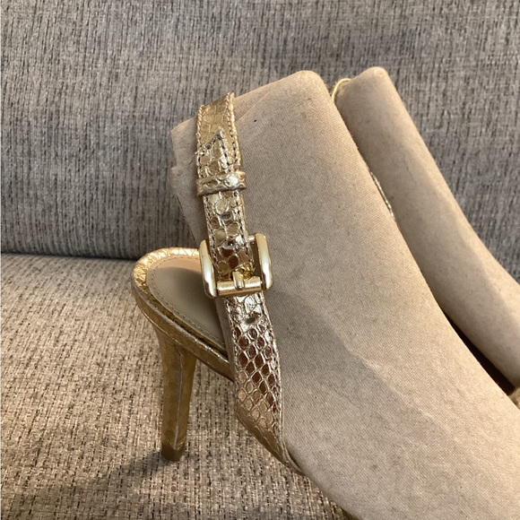 Michael Kors Gold Heels-size 6 - Picture 6 of 13